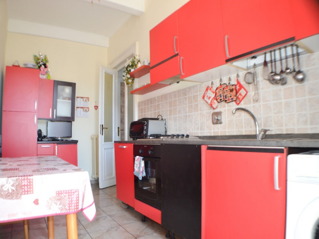 5 via Arona, Torino, Piemonte 10145, 2 Stanze da Letto Stanze da Letto, ,1 BagnoBathrooms,Appartamento,Vendita,via Arona,4,1103