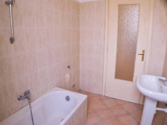 5 via Trieste, Villanova d'Asti, Piemonte 14019, 8 Stanze da Letto Stanze da Letto, ,4 BathroomsBathrooms,Casa indipendente,Vendita,via Trieste,1,1106